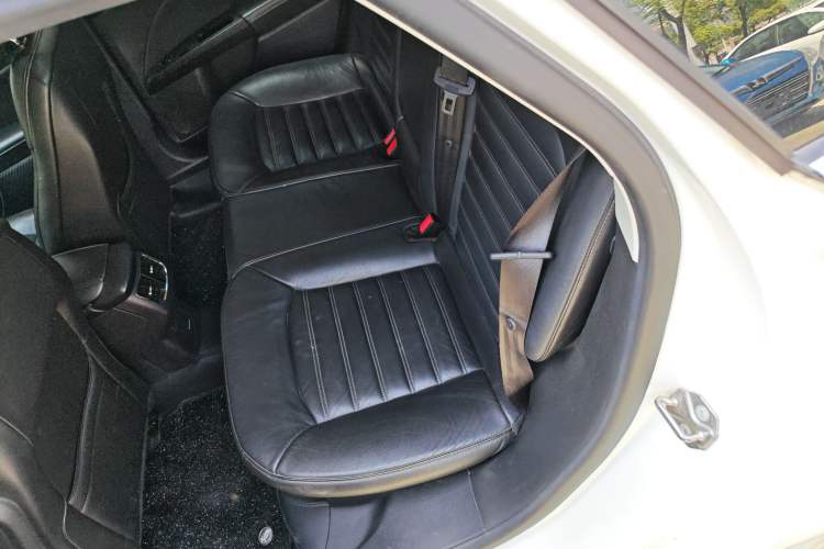 Used Ford Mondeo 2013 2.0L GTDi 200 Luxury Model Left Rear Seat