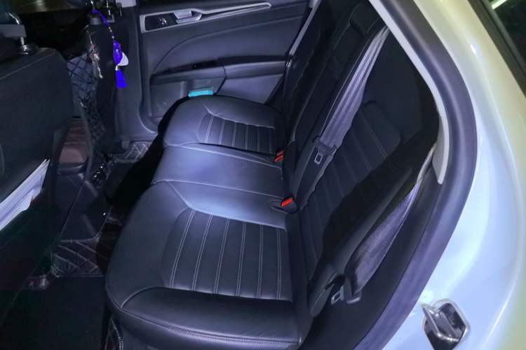 Used Ford Mondeo 2013 2.0L GTDi 200 Fashion Edition Left Rear Seat