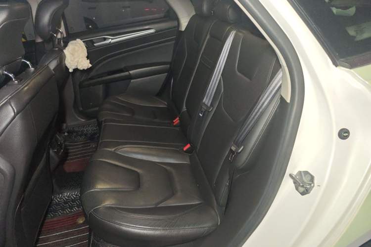 Used Ford Mondeo 2013 2.0L GTDi240 Luxury Sport Model Left Rear Seat