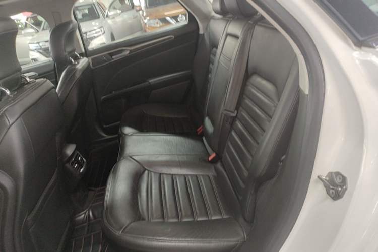 Used Ford Mondeo 2013 2.0L GTDi 200 Fashion Edition Left Rear Seat