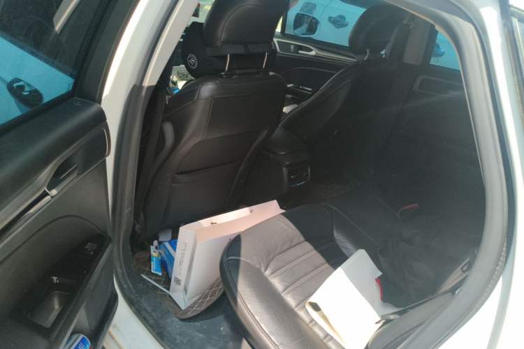 Used Ford Mondeo 2013 2.0L GTDi 200 Fashion Edition Left Rear Seat
