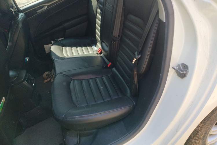 Used Ford Mondeo 2013 2.0L GTDi 200 Luxury Model Left Rear Seat