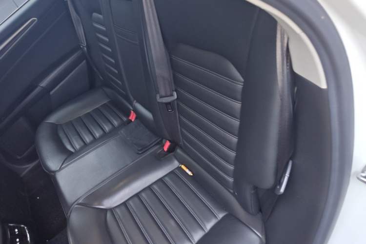 Used Ford Mondeo 2013 2.0L GTDi 200 Luxury Model Left Rear Seat