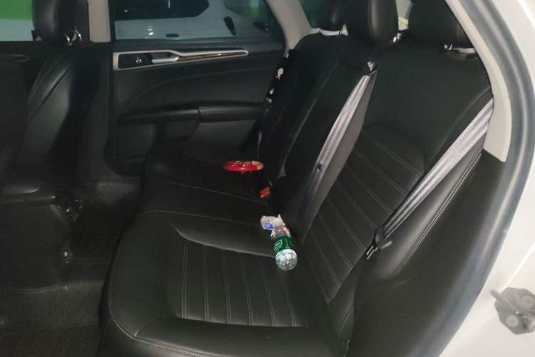 Used Ford Mondeo 2013 2.0L GTDi 200 Luxury Model Left Rear Seat
