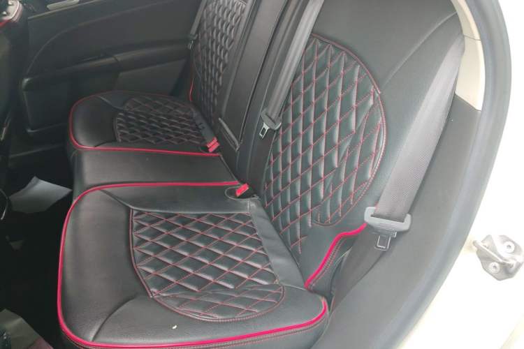 Used Ford Mondeo 2013 2.0L GTDi 200 Fashion Edition Left Rear Seat