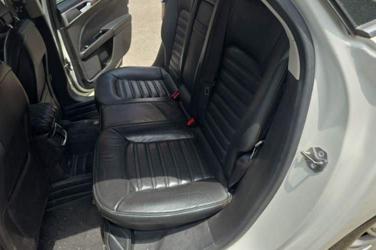 Used Ford Mondeo 2013 2.0L GTDi 200 Fashion Edition Left Rear Seat