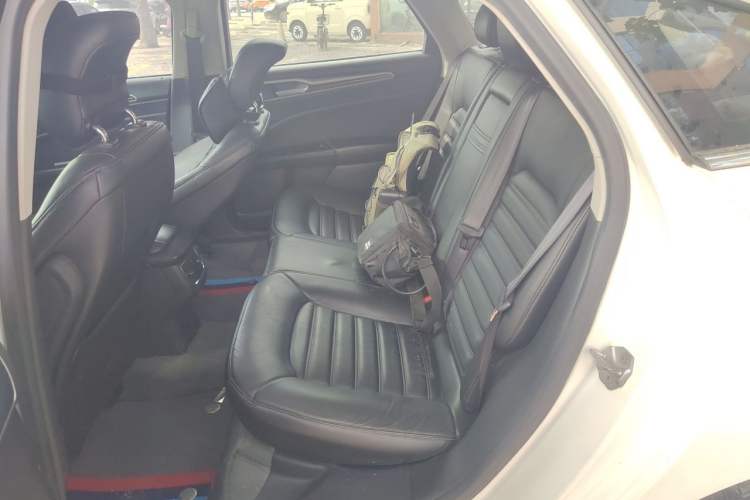 Used Ford Mondeo 2013 2.0L GTDi 200 Luxury Model Left Rear Seat