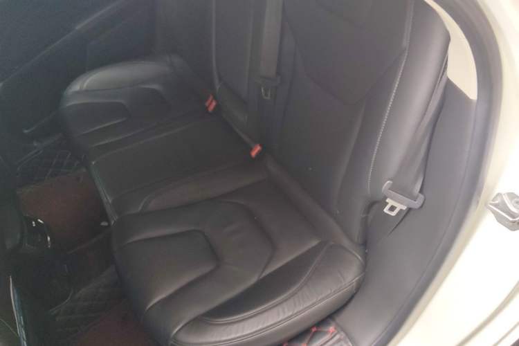 Used Ford Mondeo 2013 2.0L GTDi240 Luxury Sport Model Left Rear Seat