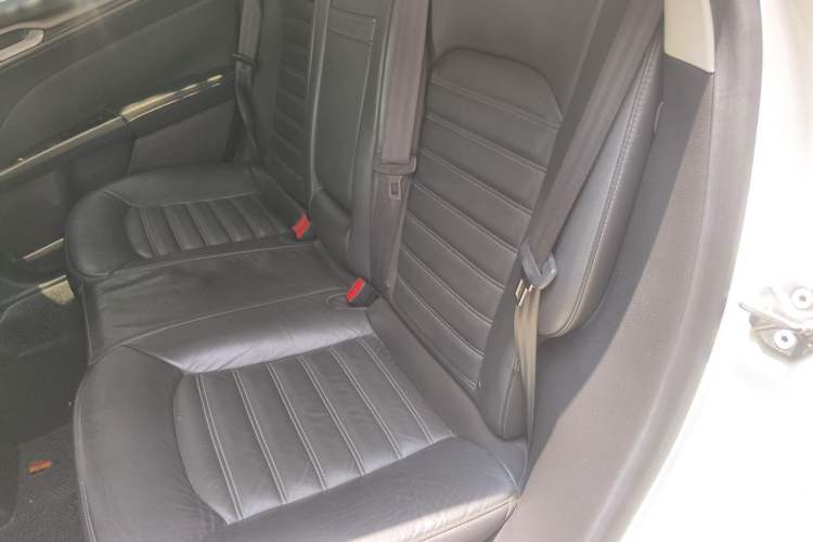 Used Ford Mondeo 2013 2.0L GTDi 200 Fashion Edition Left Rear Seat