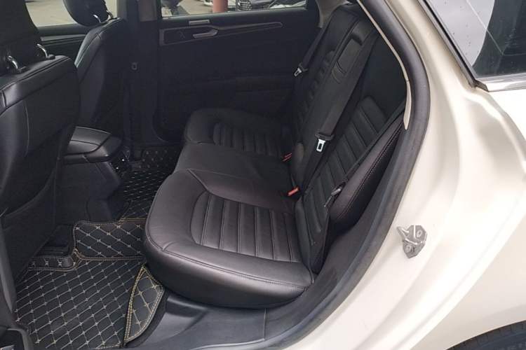 Used Ford Mondeo 2013 2.0L GTDi 200 Luxury Model Left Rear Seat