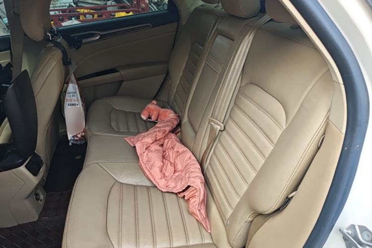 Used Ford Mondeo 2013 2.0L GTDi 200 Fashion Edition Left Rear Seat
