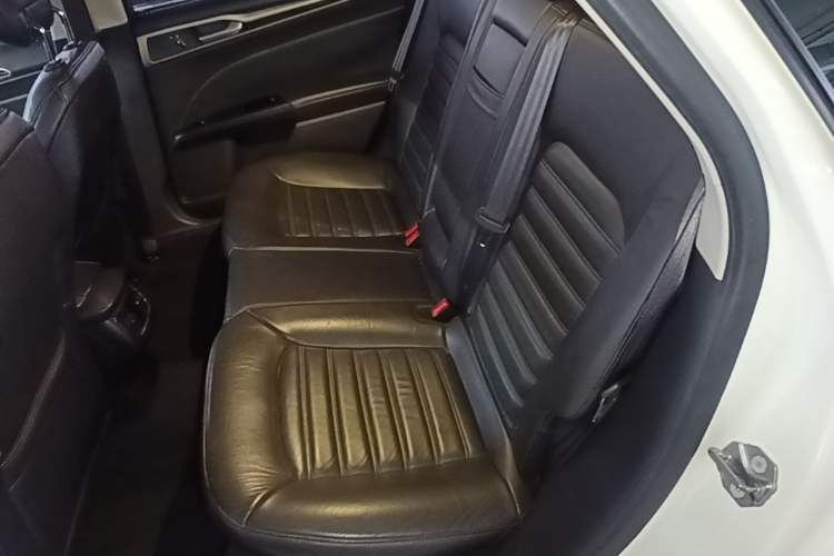 Used Ford Mondeo 2013 2.0L GTDi 200 Fashion Edition Left Rear Seat