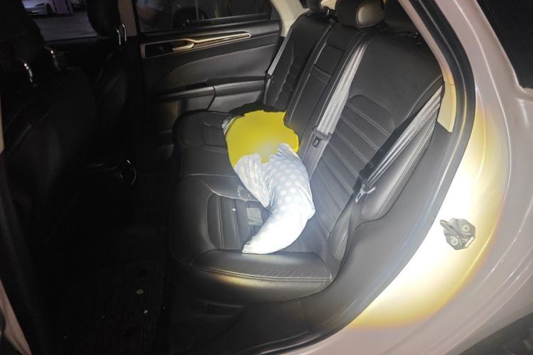 Used Ford Mondeo 2013 2.0L GTDi 200 Fashion Edition Left Rear Seat
