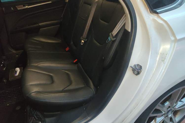 Used Ford Mondeo 2013 2.0L GTDi240 Luxury Sport Model Left Rear Seat