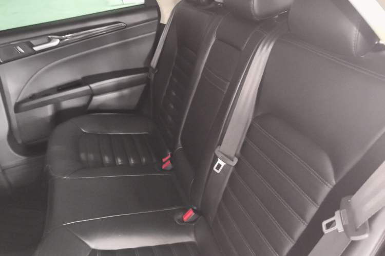 Used Ford Mondeo 2013 2.0L GTDi 200 Luxury Model Left Rear Seat