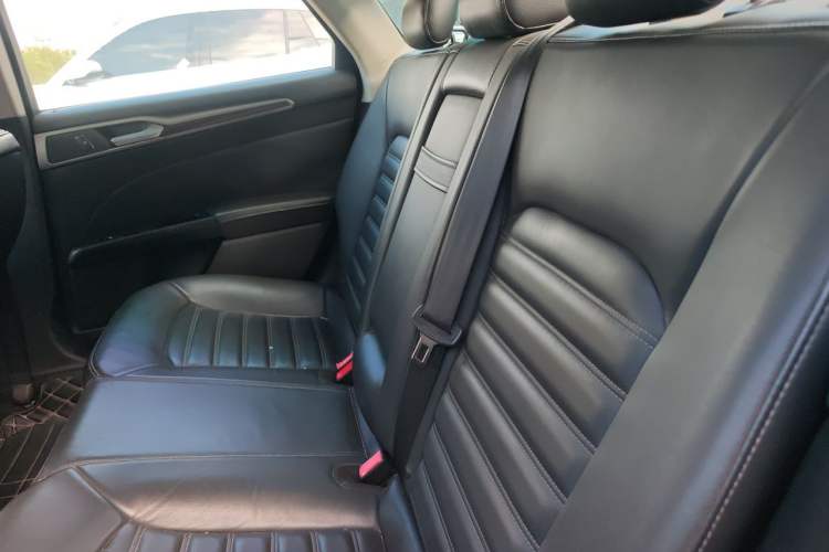Used Ford Mondeo 2013 2.0L GTDi 200 Fashion Edition Left Rear Seat