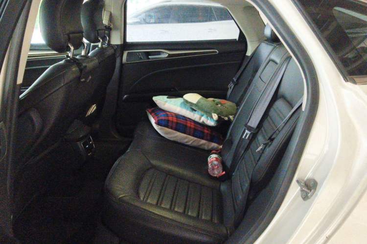 Used Ford Mondeo 2013 2.0L GTDi 200 Luxury Model Left Rear Seat