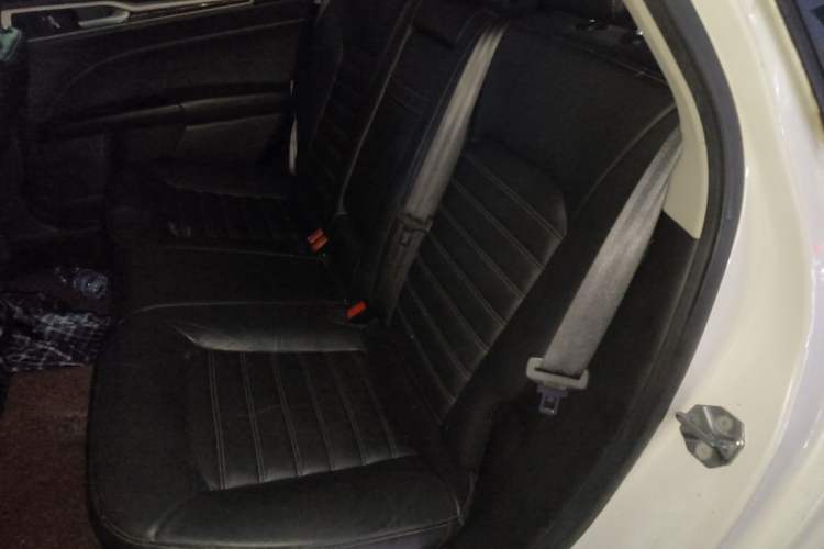 Used Ford Mondeo 2013 2.0L GTDi 200 Fashion Edition Left Rear Seat