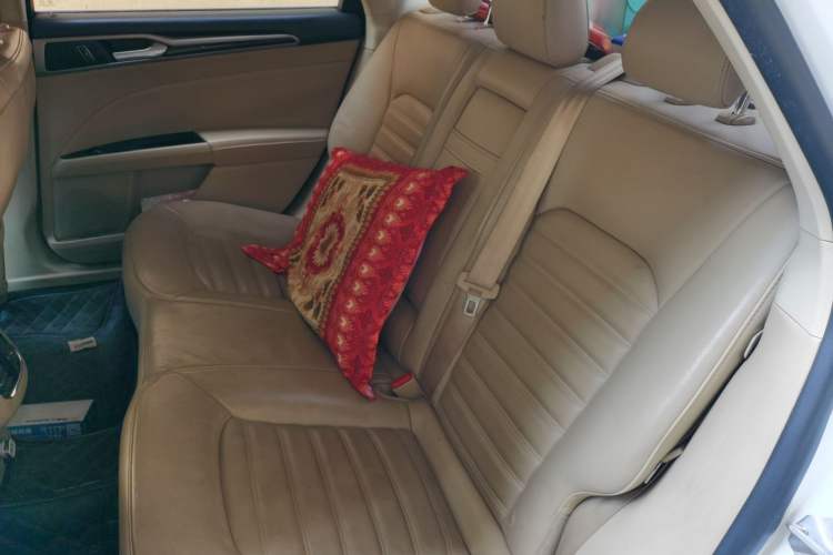 Used Ford Mondeo 2013 2.0L GTDi 200 Fashion Edition Left Rear Seat