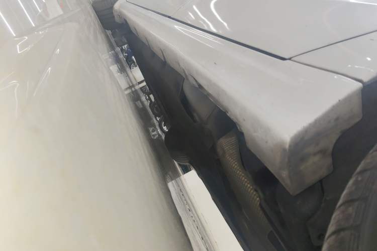 Used Ford Mondeo 2013 2.0L GTDi 200 Luxury Model Left Side Sill