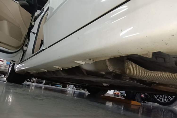 Used Ford Mondeo 2013 2.0L GTDi 200 Fashion Edition Left Side Sill