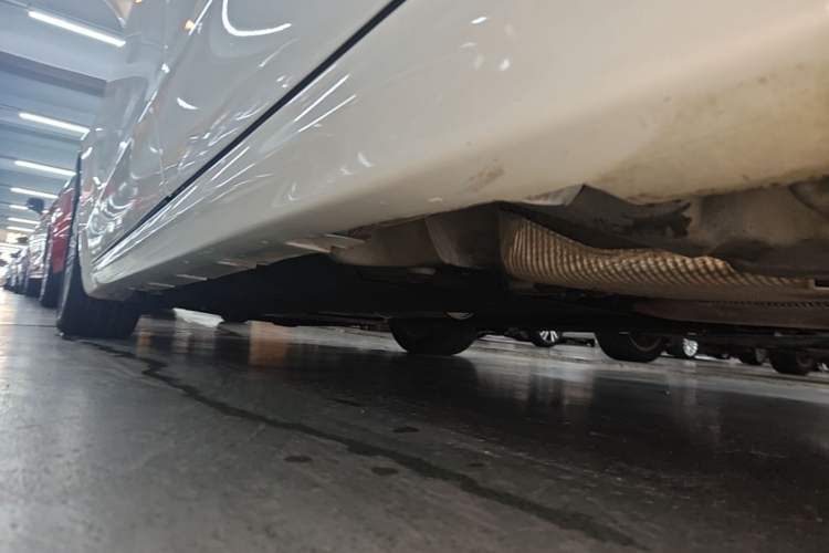 Used Ford Mondeo 2013 2.0L GTDi 200 Luxury Model Left Side Sill