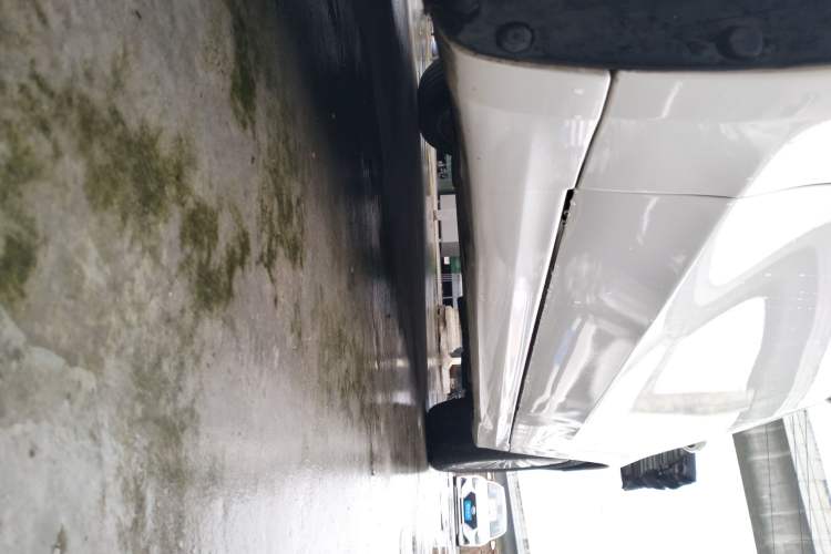 Used Ford Mondeo 2013 2.0L GTDi 200 Luxury Model Left Side Sill