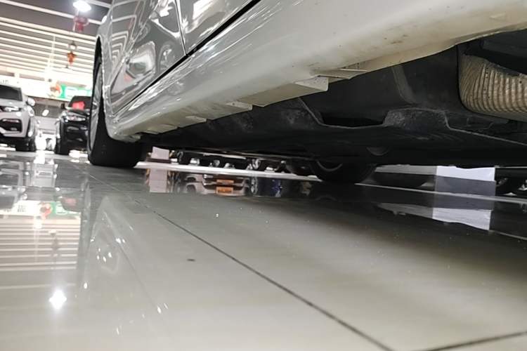 Used Ford Mondeo 2013 2.0L GTDi 200 Fashion Edition Left Side Sill