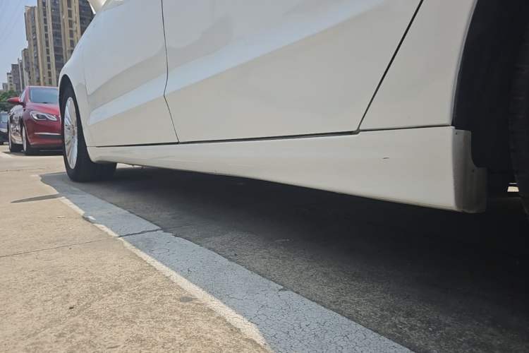 Used Ford Mondeo 2013 2.0L GTDi 200 Luxury Model Left Side Sill