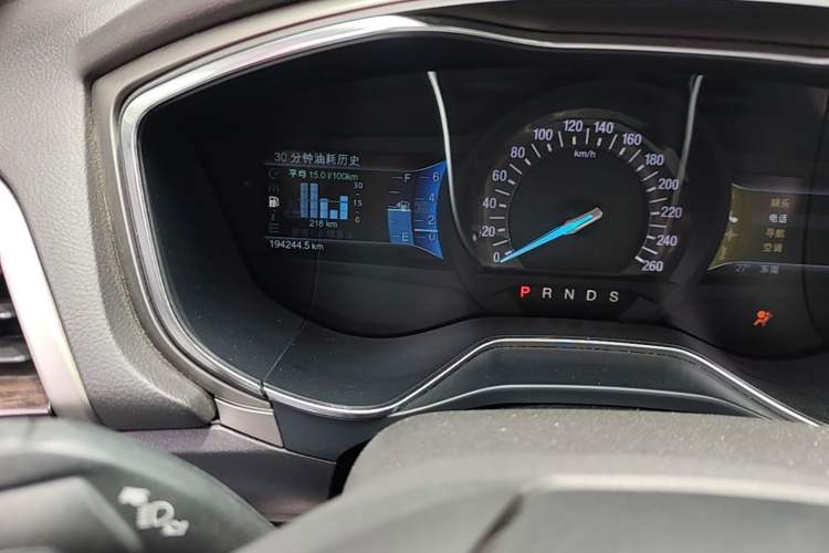 Used Ford Mondeo 2013 2.0L GTDi 200 Luxury Model Odometer Close Up