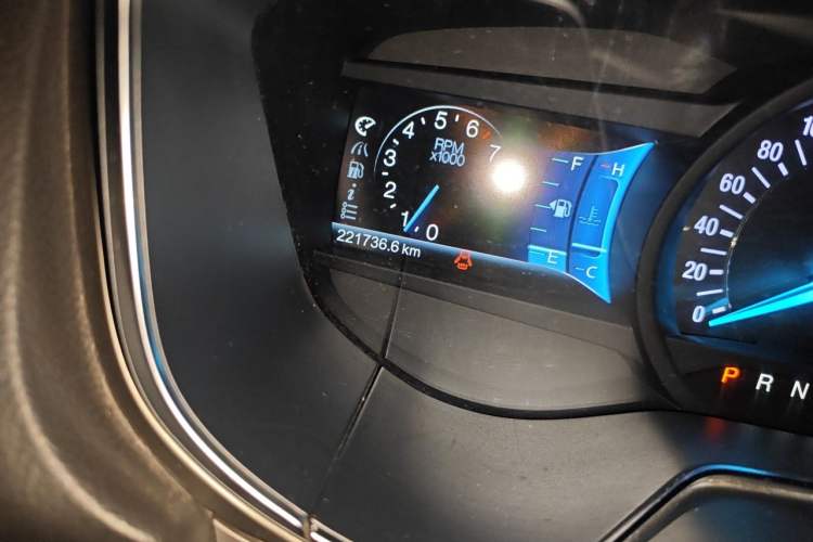 Used Ford Mondeo 2013 2.0L GTDi 200 Luxury Model Odometer Close Up