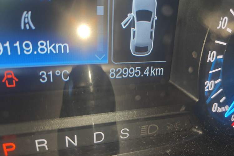 Used Ford Mondeo 2013 2.0L GTDi 200 Fashion Edition Odometer Close Up