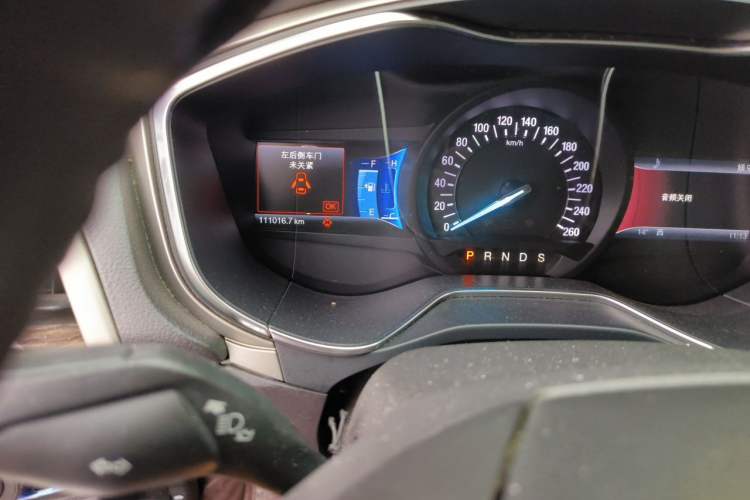 Used Ford Mondeo 2013 2.0L GTDi 200 Luxury Model Odometer Close Up
