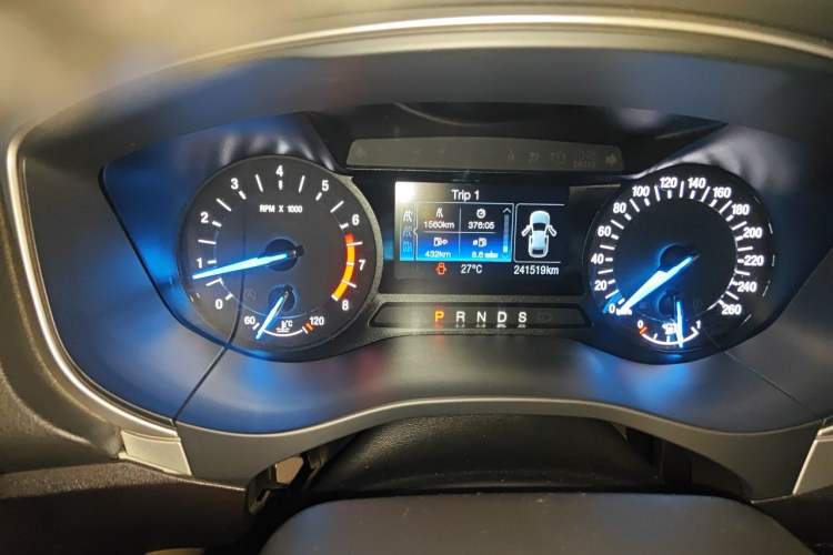 Used Ford Mondeo 2013 1.5L GTDi180 Fashion Edition Odometer Close Up
