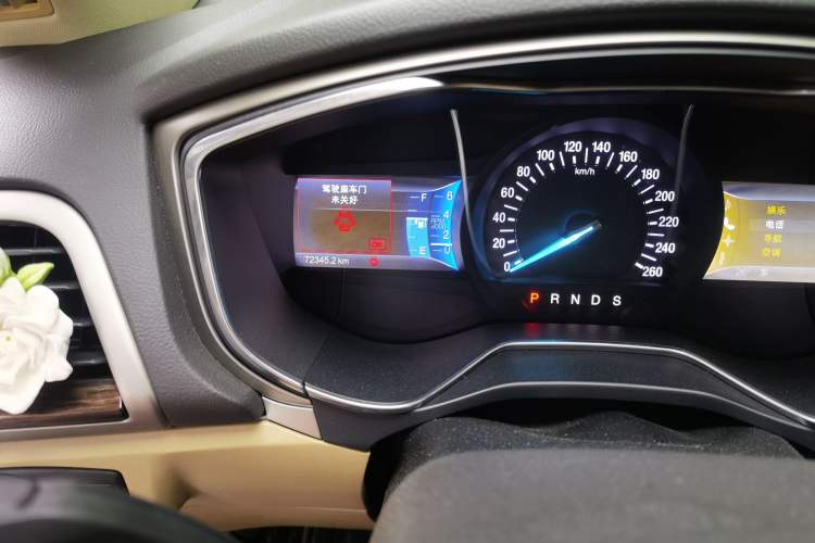 Used Ford Mondeo 2013 2.0L GTDi 200 Luxury Model Odometer Close Up