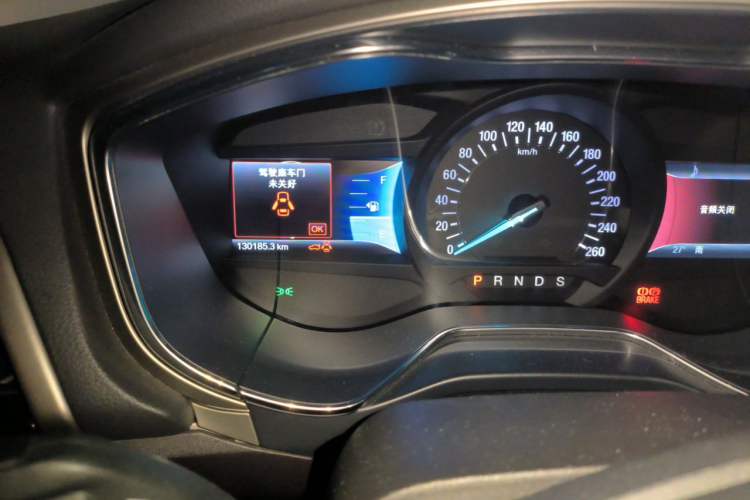 Used Ford Mondeo 2013 2.0L GTDi 200 Luxury Model Odometer Close Up