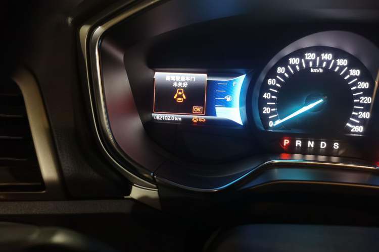 Used Ford Mondeo 2013 2.0L GTDi 200 Luxury Model Odometer Close Up