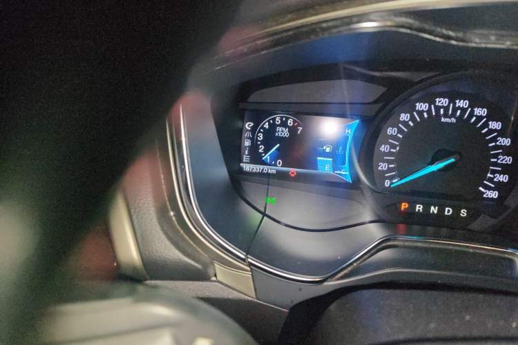 Used Ford Mondeo 2013 2.0L GTDi 200 Luxury Model Odometer Close Up