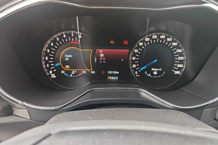 Used Ford Mondeo 2013 2.0L GTDi240 Ultimate Edition Odometer Close Up