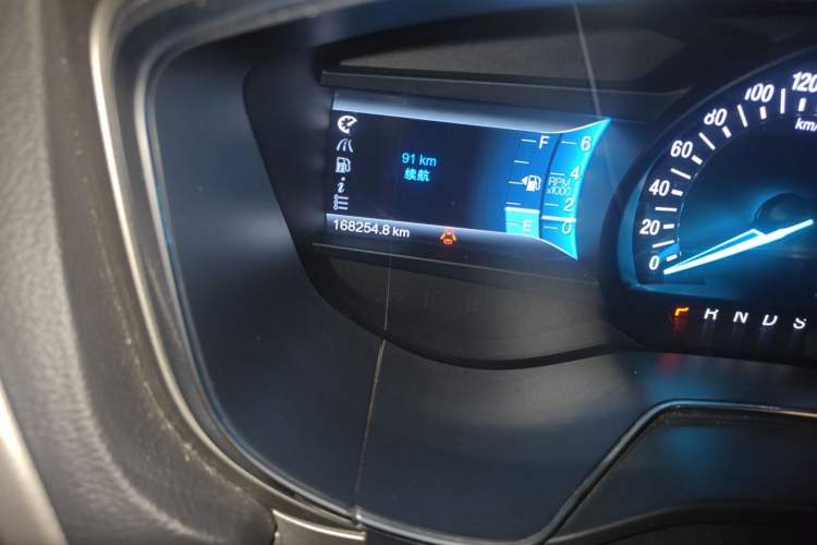 Used Ford Mondeo 2013 2.0L GTDi 200 Luxury Model Odometer Close Up