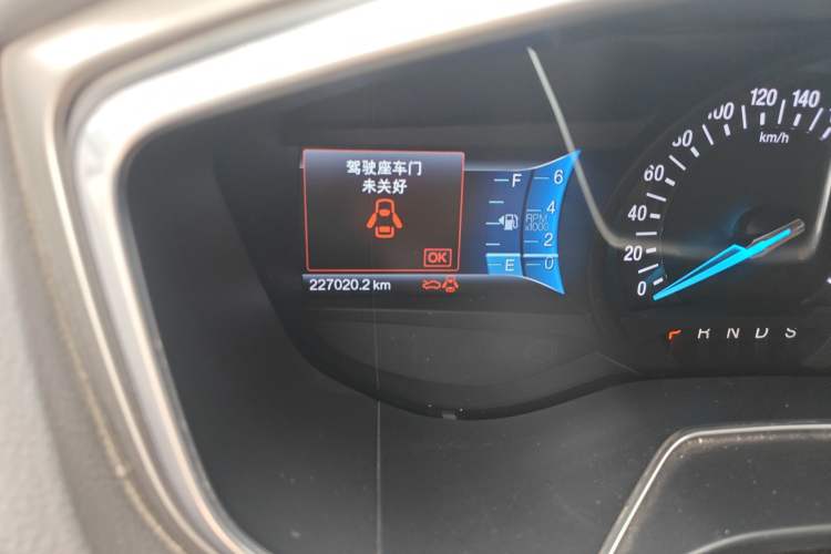 Used Ford Mondeo 2013 2.0L GTDi 200 Luxury Model Odometer Close Up