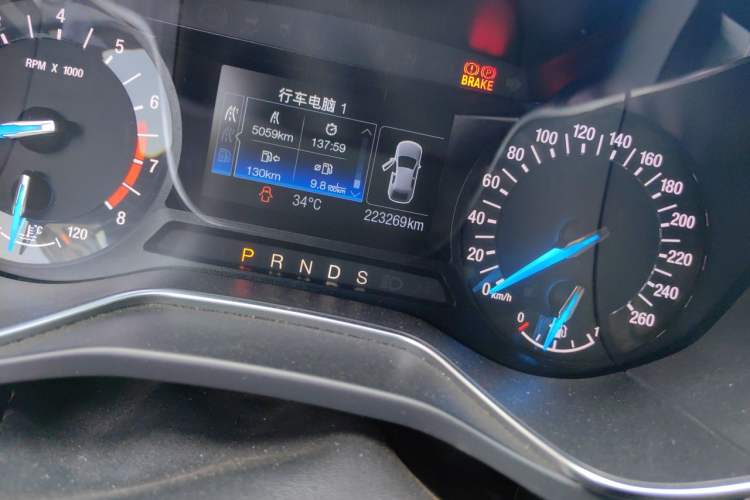 Used Ford Mondeo 2013 2.0L GTDi 200 Fashion Edition Odometer Close Up