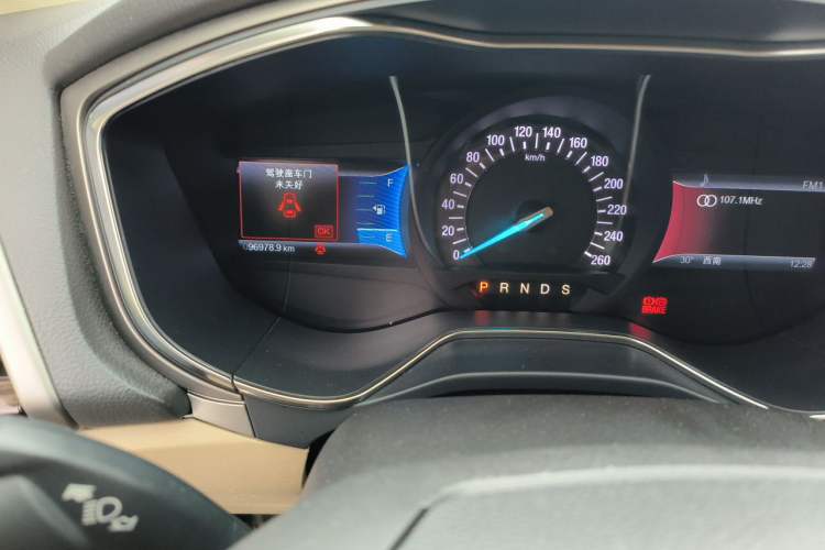 Used Ford Mondeo 2013 2.0L GTDi 200 Luxury Model Odometer Close Up