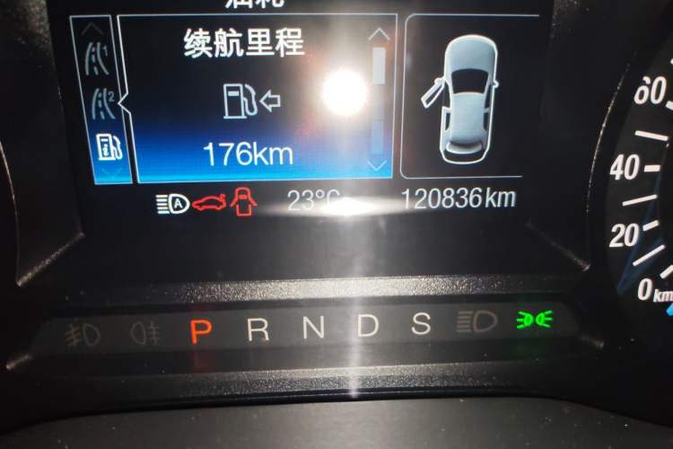 Used Ford Mondeo 2013 2.0L GTDi 200 Fashion Edition Odometer Close Up