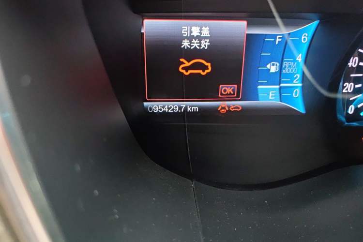 Used Ford Mondeo 2013 2.0L GTDi 200 Luxury Model Odometer Close Up