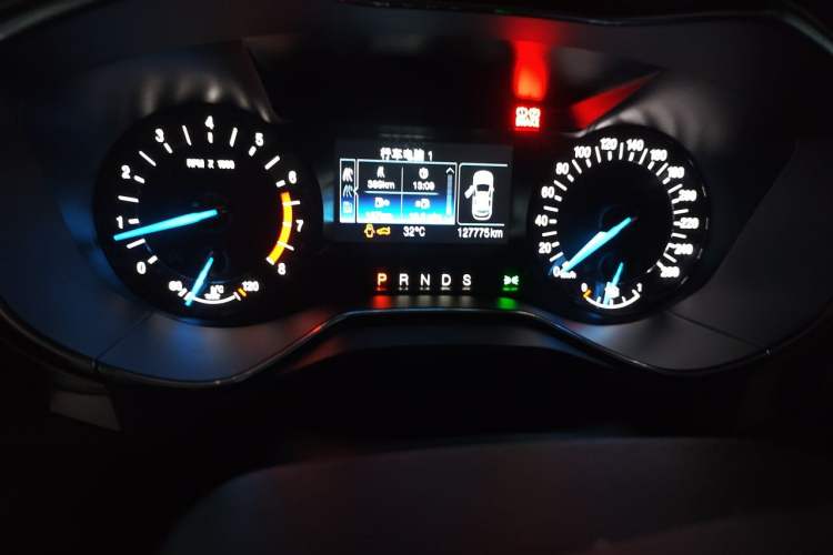 Used Ford Mondeo 2013 2.0L GTDi 200 Fashion Edition Odometer Close Up