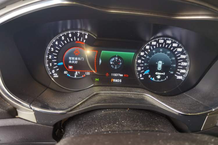Used Ford Mondeo 2013 2.0L GTDi240 Flagship Edition Odometer Close Up