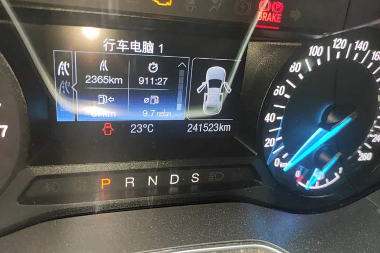 Used Ford Mondeo 2013 2.0L GTDi 200 Fashion Edition Odometer Close Up
