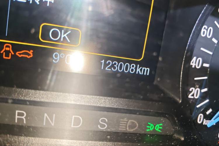 Used Ford Mondeo 2013 1.5L GTDi180 Fashion Edition Odometer Close Up