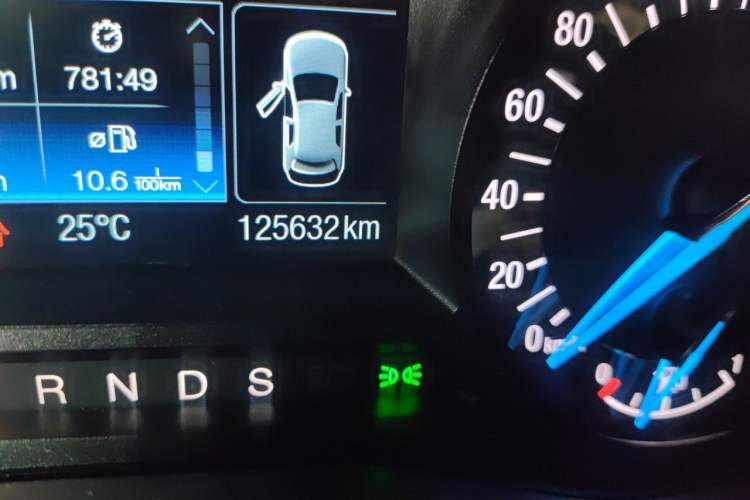 Used Ford Mondeo 2013 2.0L GTDi 200 Fashion Edition Odometer Close Up